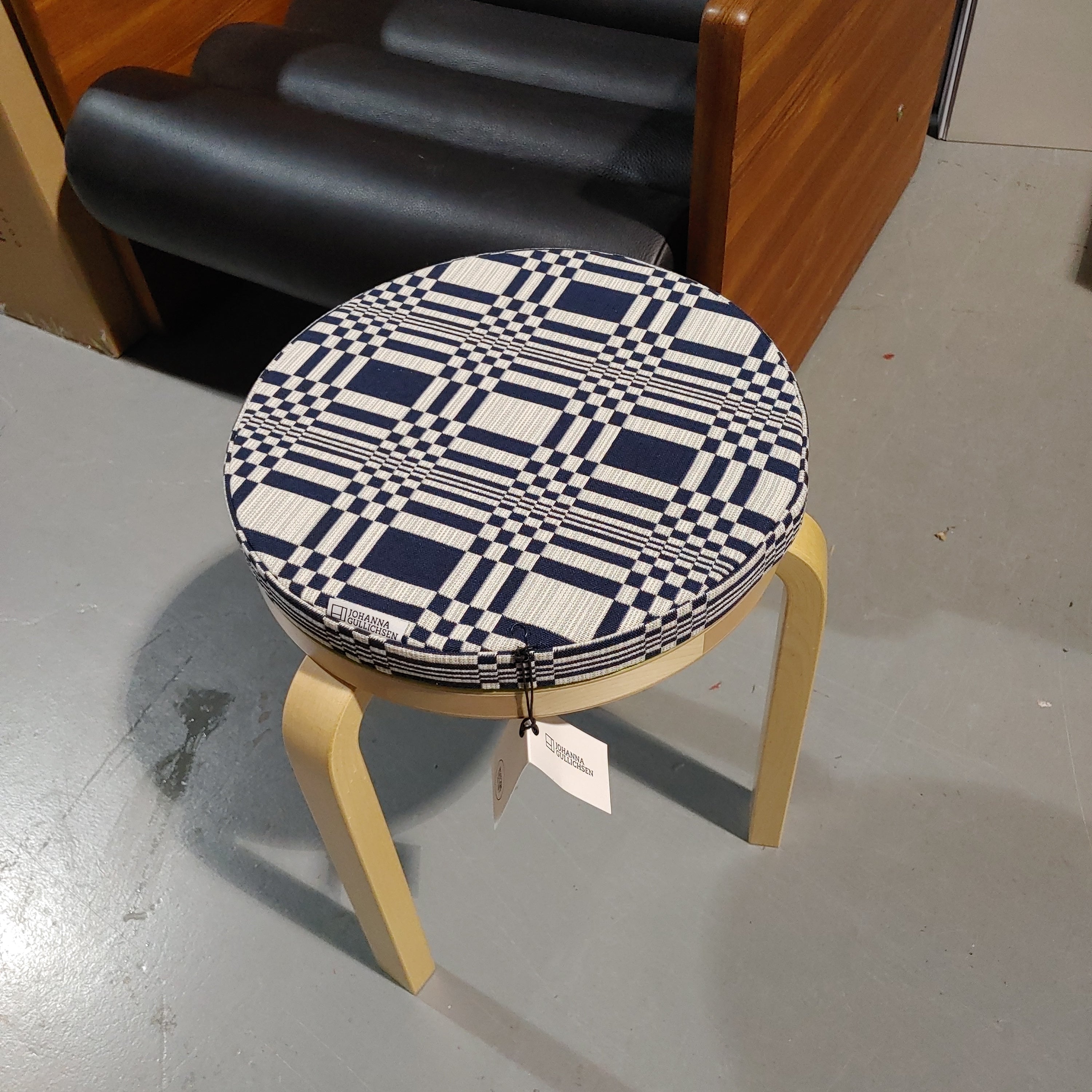 Discushion Seat cushion (Aalto stool) Doris Dark Blue