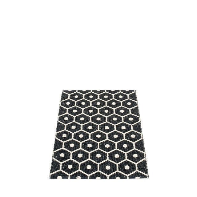 70x100cm / 2.25x3.25ft HONEY RUG- BLACK/VANILLA