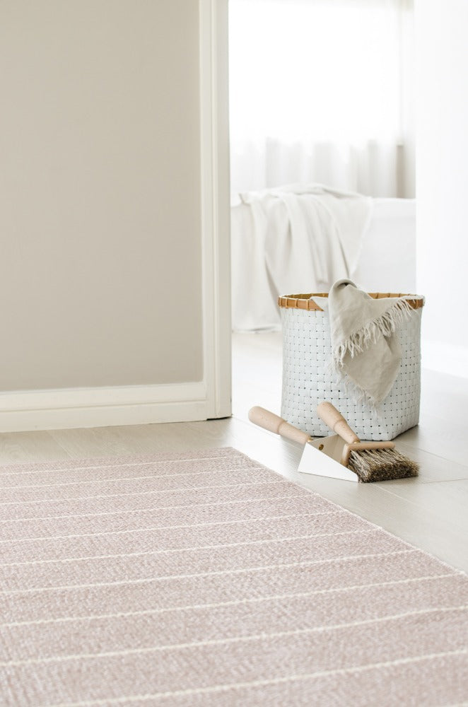 All sizes CARL RUG - PALE ROSE/PEARL PINK