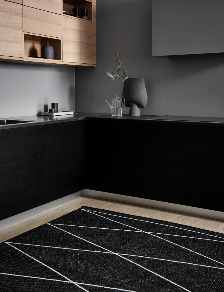 70x240cm / 2.25x8ft MAX RUG - BLACK/VANILLA