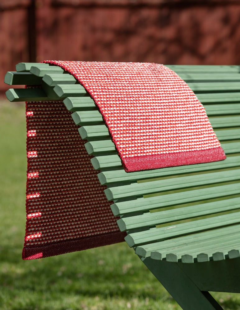 60x85cm /  2x2.75ft EFFI RUG - DARK RED/CORAL RED/VANILLA