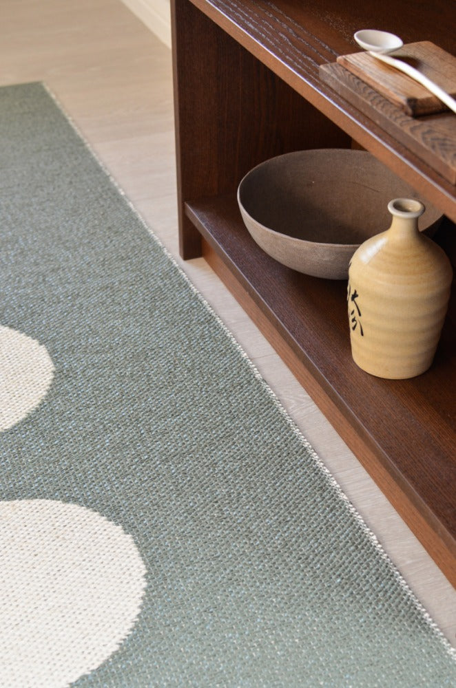 70x150cm / 2.25x5ft VERA RUG - ARMY/VANILLA