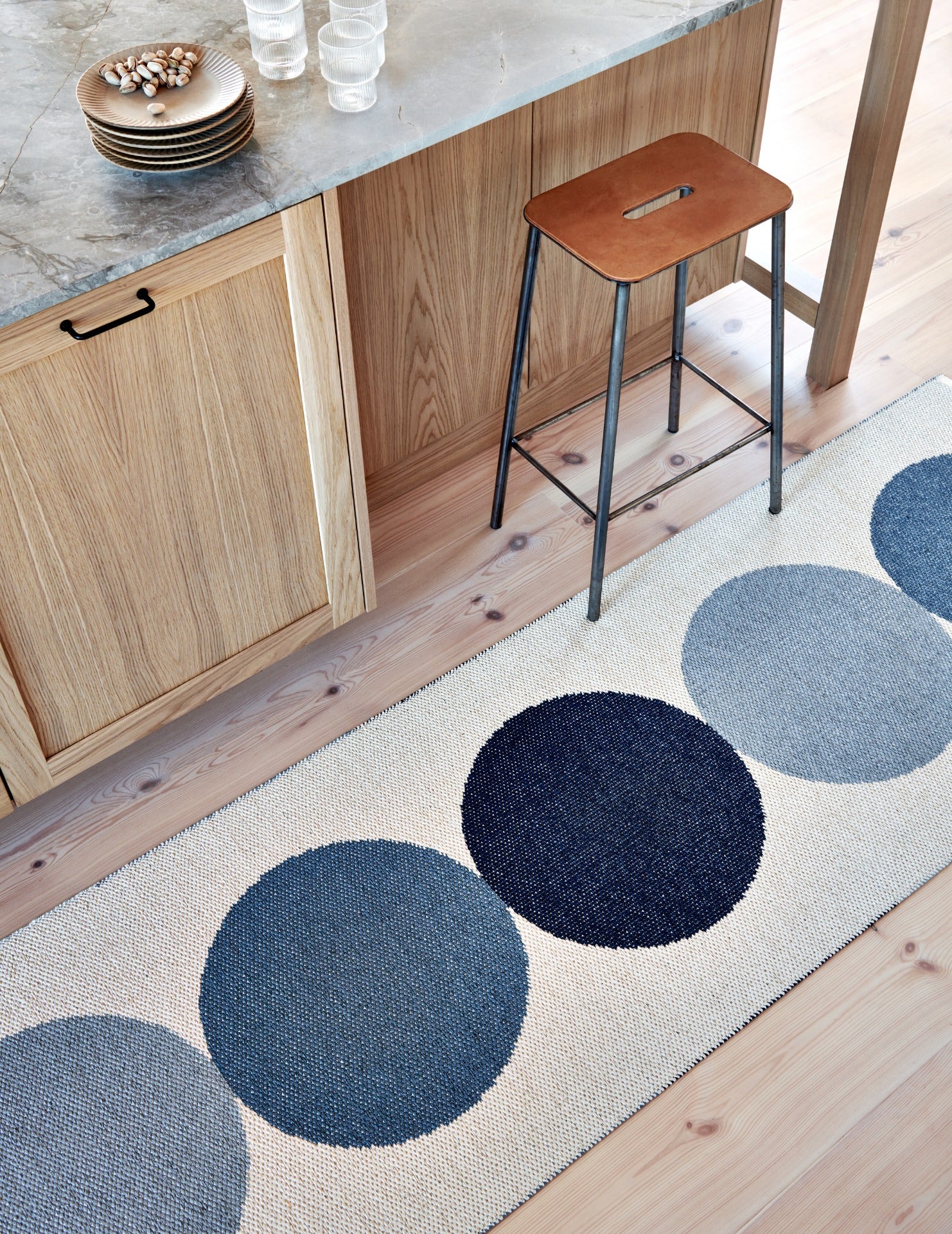 70x140cm / 2.25x4.5ft Otto rug Sky