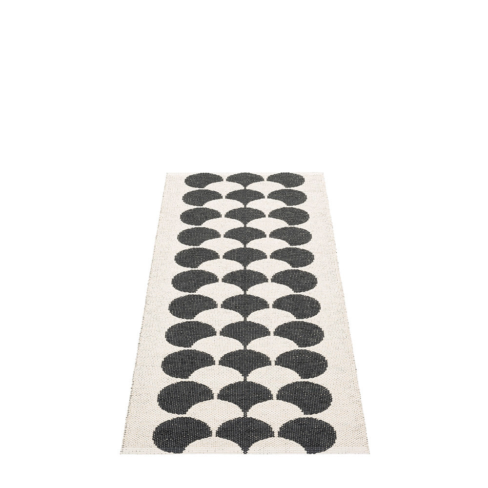 70x150cm / 2.25x5ft Poppy rug Bio Edition BLACK/VANILLA