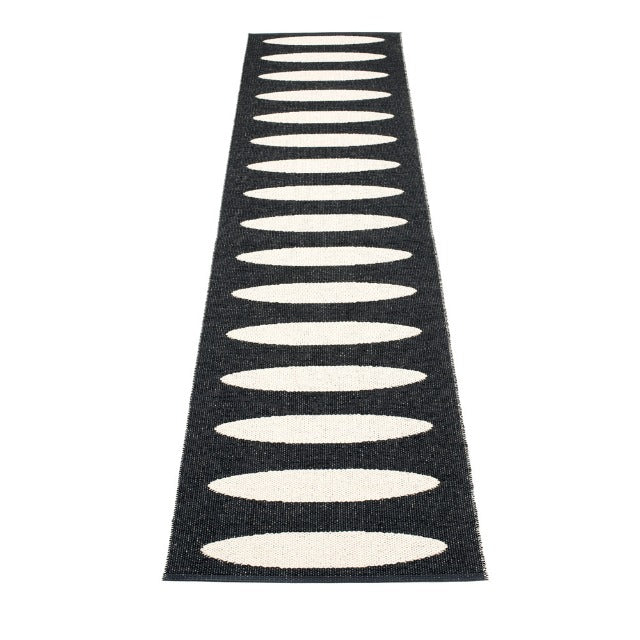 70x225cm / 2.25x7.5ft ELLA RUG - BLACK/VANILLA