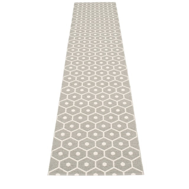 70x100cm / 2.25x3.25ft HONEY RUG- WARM GREY/VANILLA