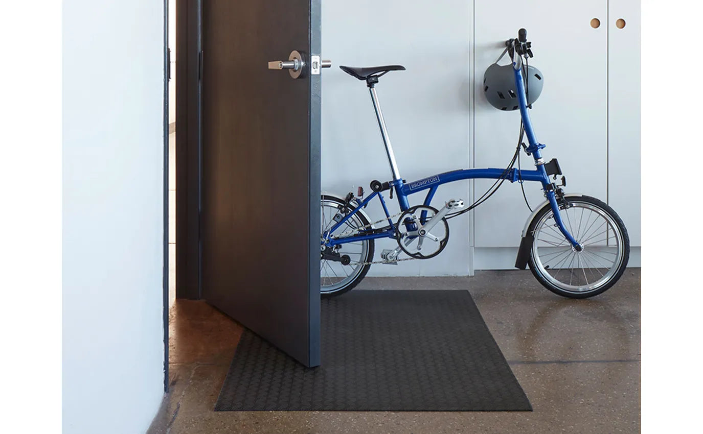 72x106  Woven Floor Mat Swing Night