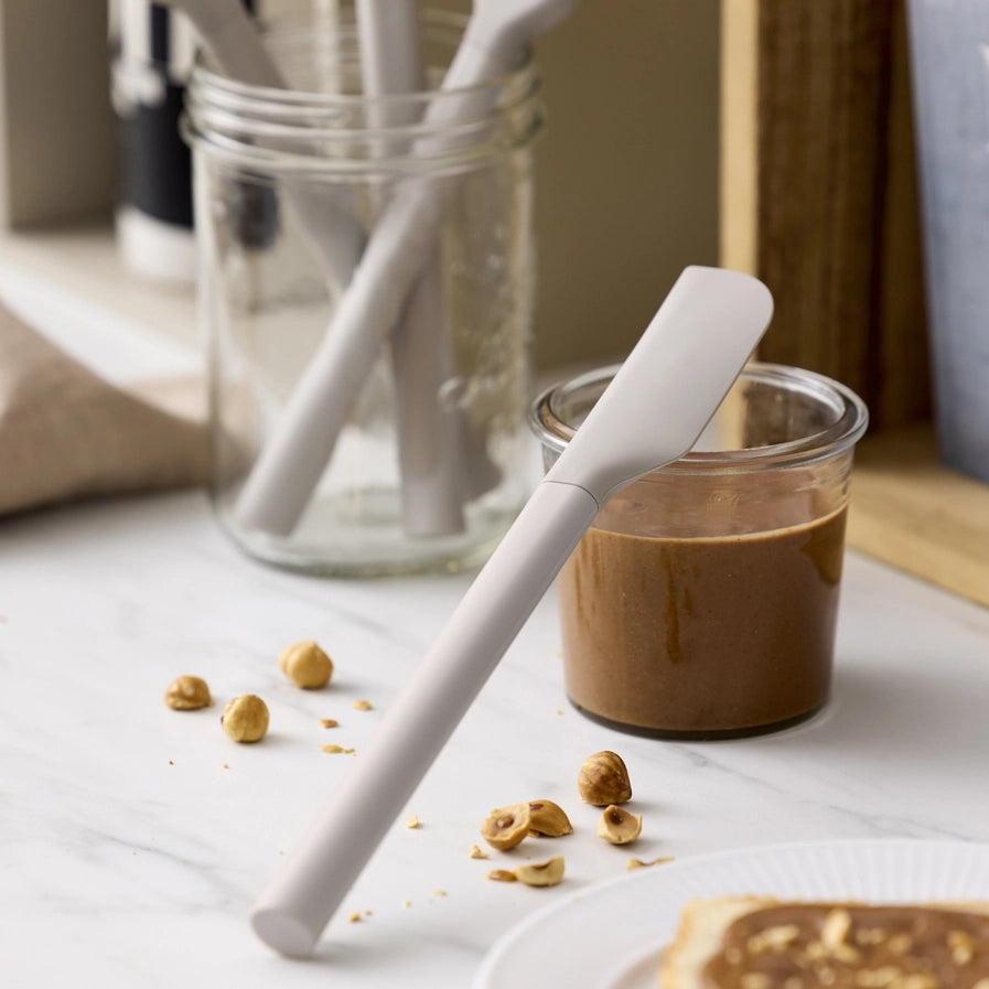 ROSTI EMMA Narrow  Spatula Humus 9.9"