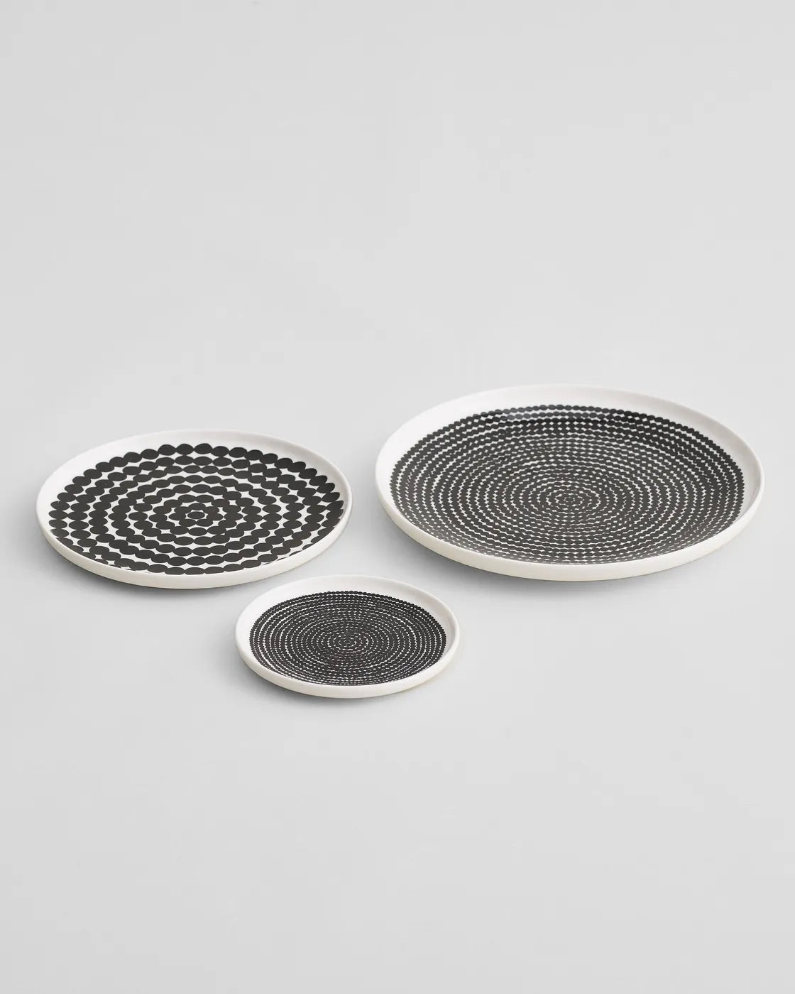 Oiva / Räsymatto plate 25 cm white / black 067843 190