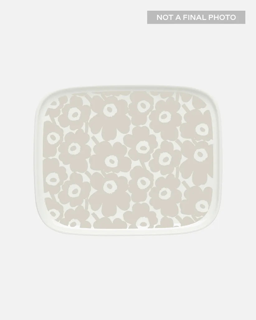 Oiva / Pikkuinen Unikko plate 12 x 15 cm white straw