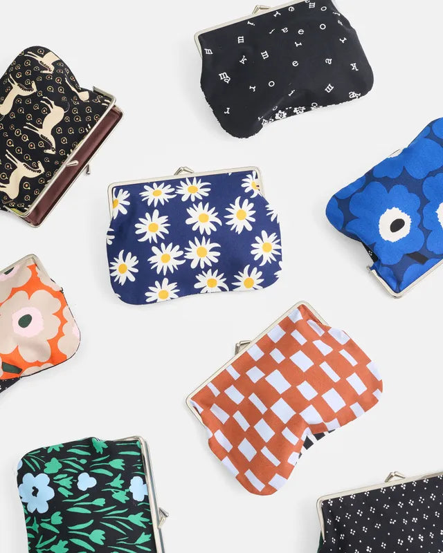 Puolikas Kukkaro purse