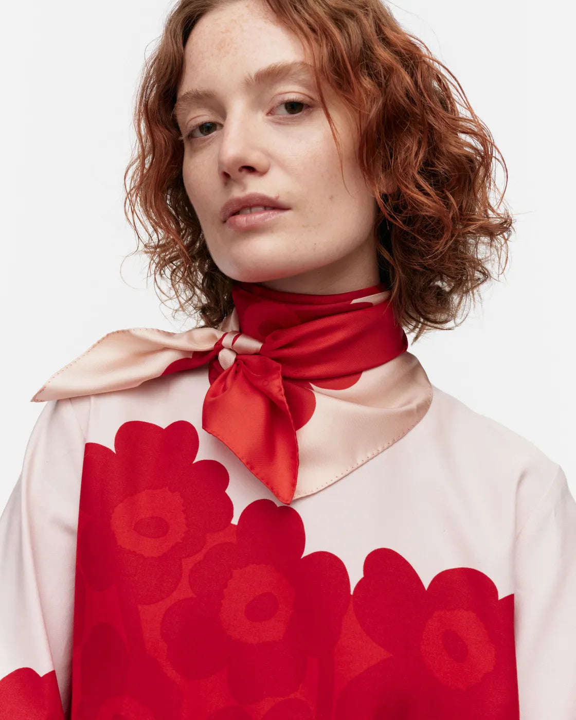 Lauhtua Unikko Silk Scarf red light pink