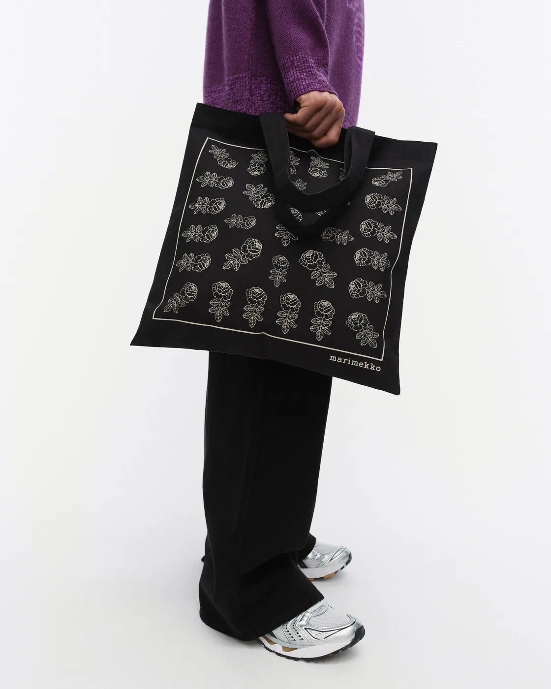 Vankka Vihkiruusu Placement Kioski bag black off white