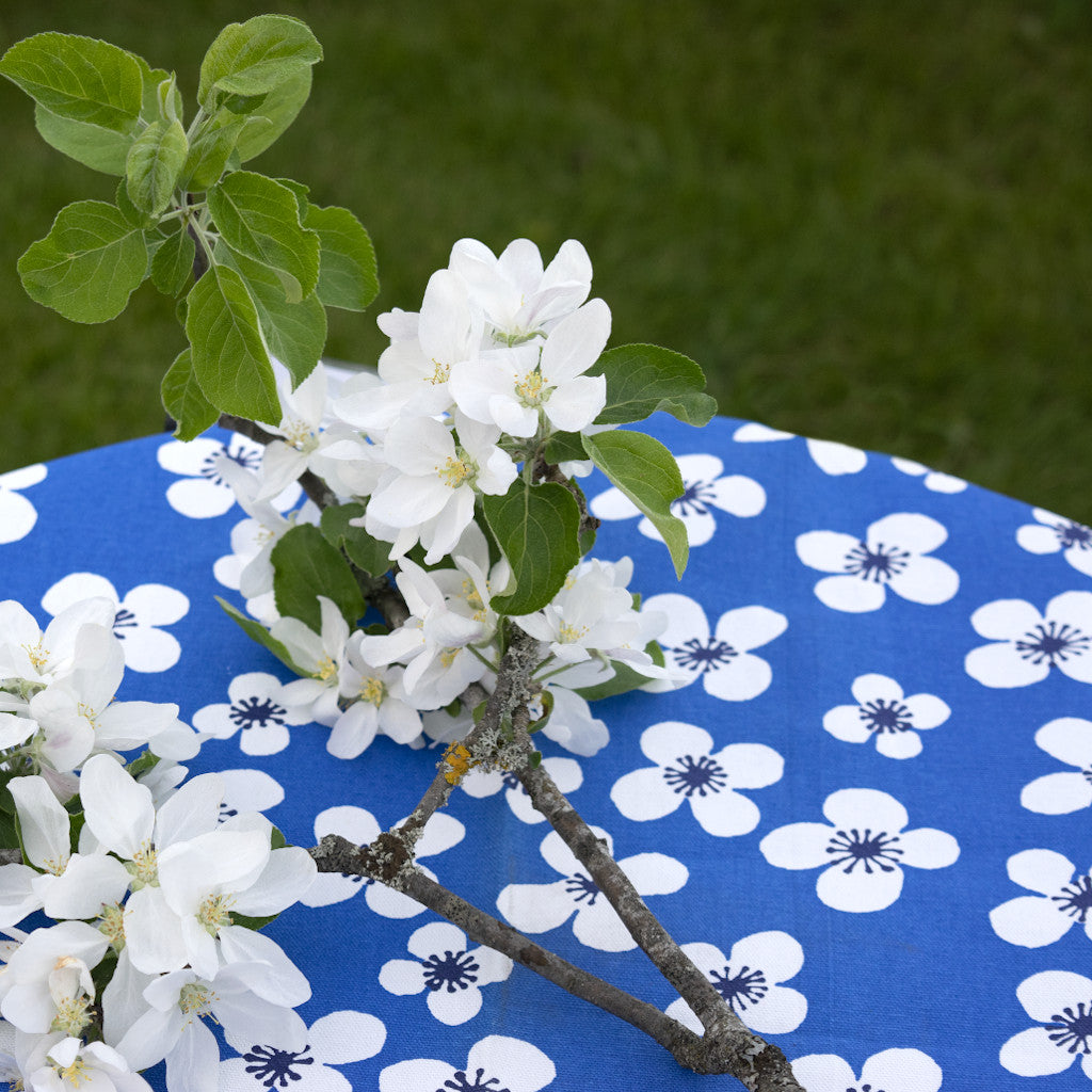 Belle Amie, oil cloth, 145x220cm, table cloth blue