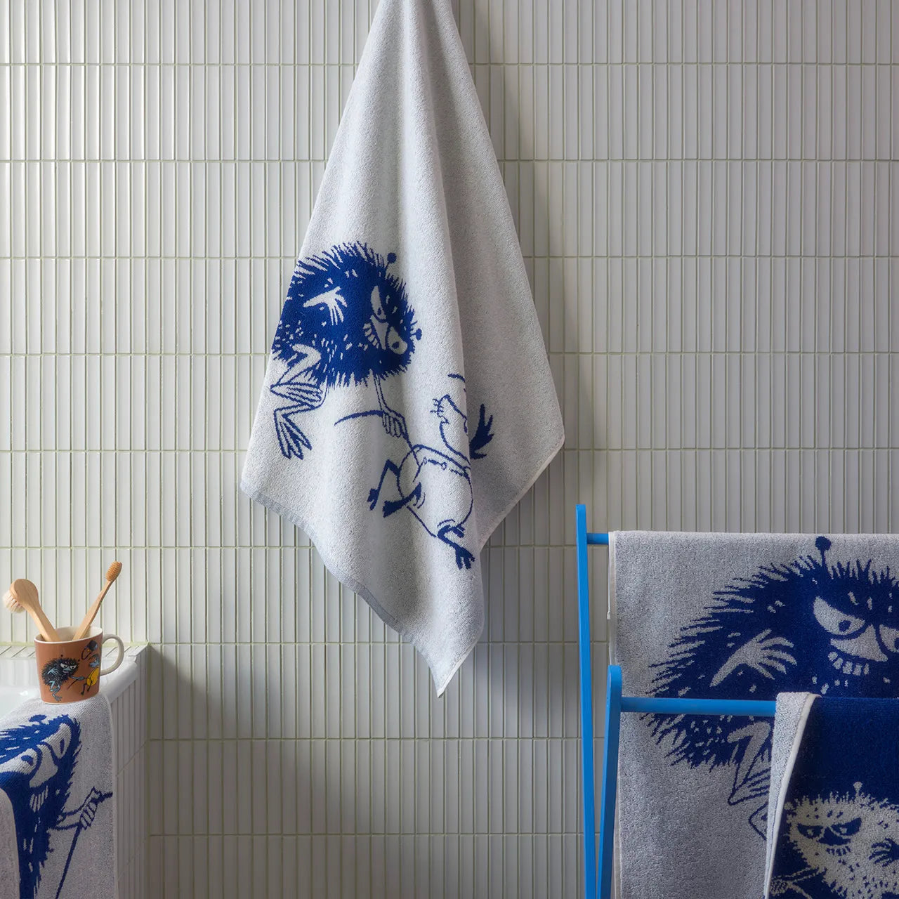 Moomin bath towel 70x140cm / 27.5x55in Stinky offwhite