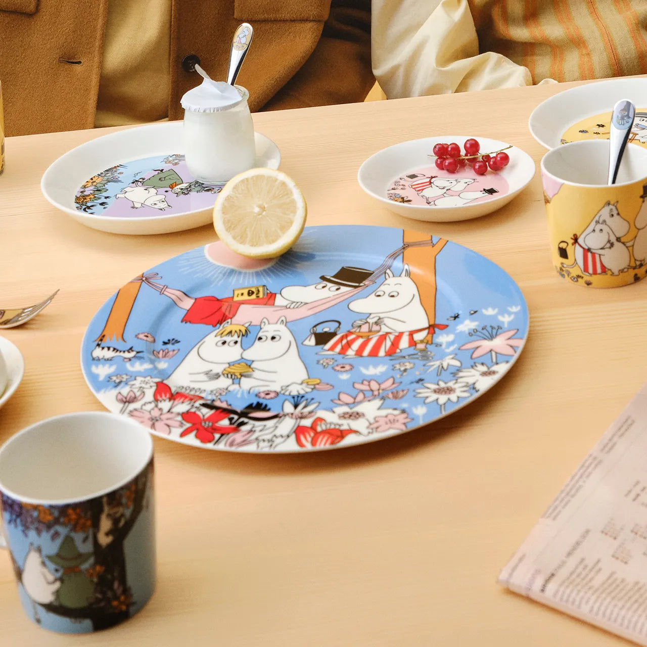 Moomin serving plate 30cm Fam. Time blue .80