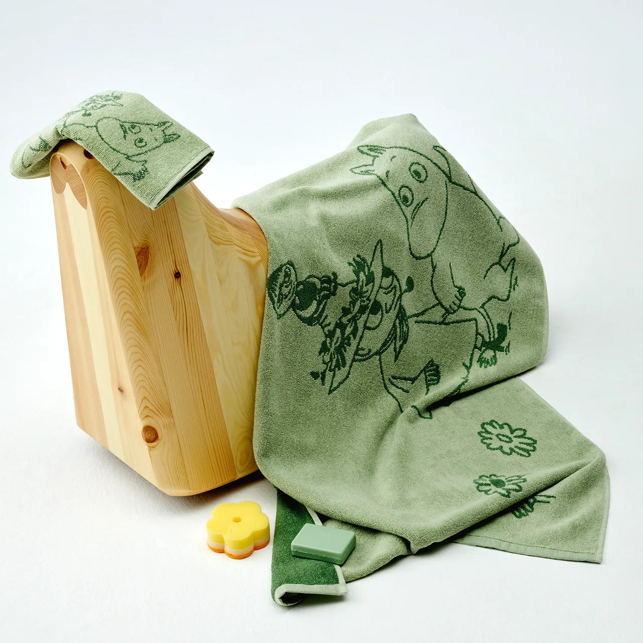 Moomin b.towel 70x140  27.5x55in Friends For. GOTS