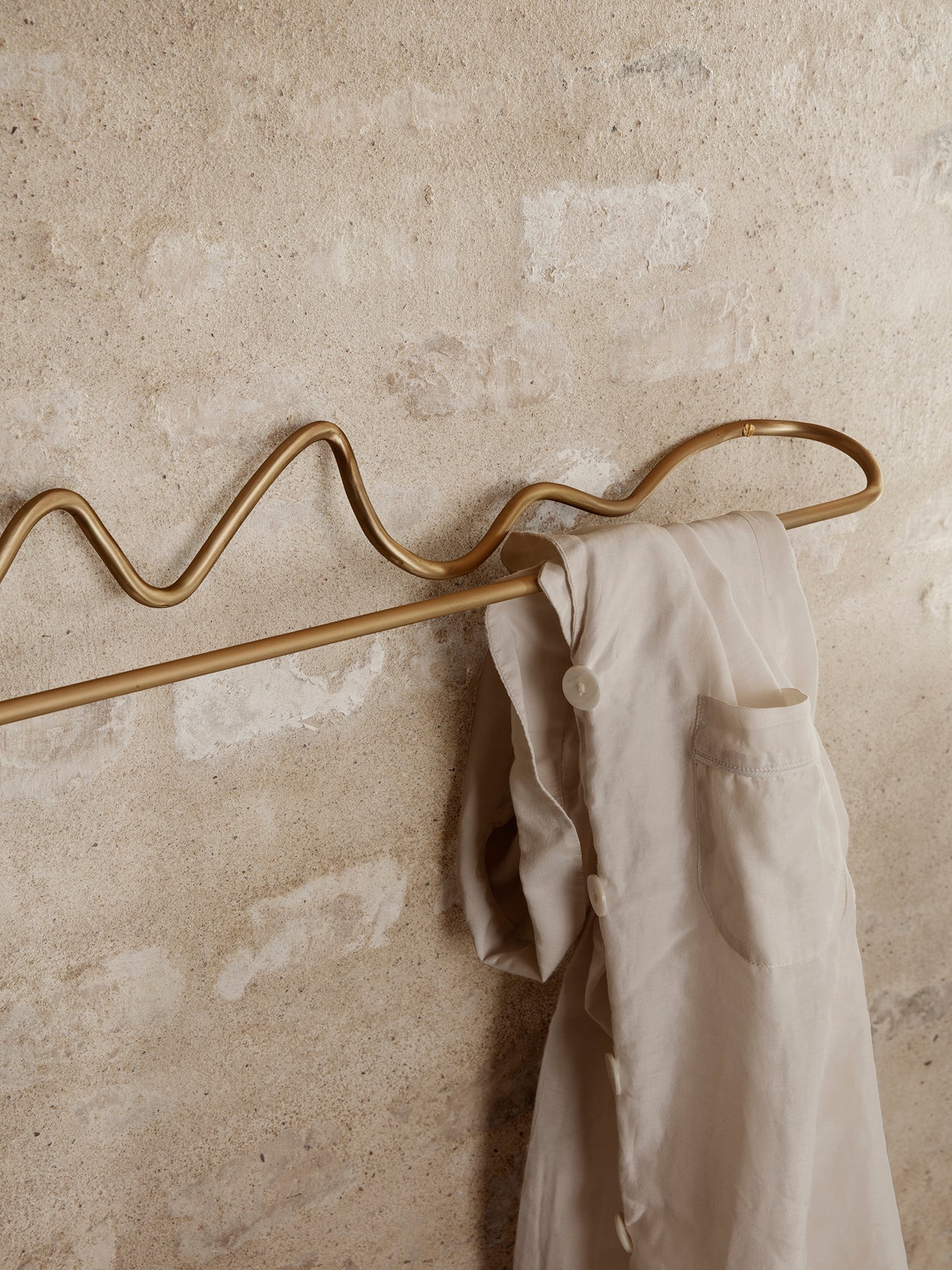 Curvature Towel Hanger - Brass