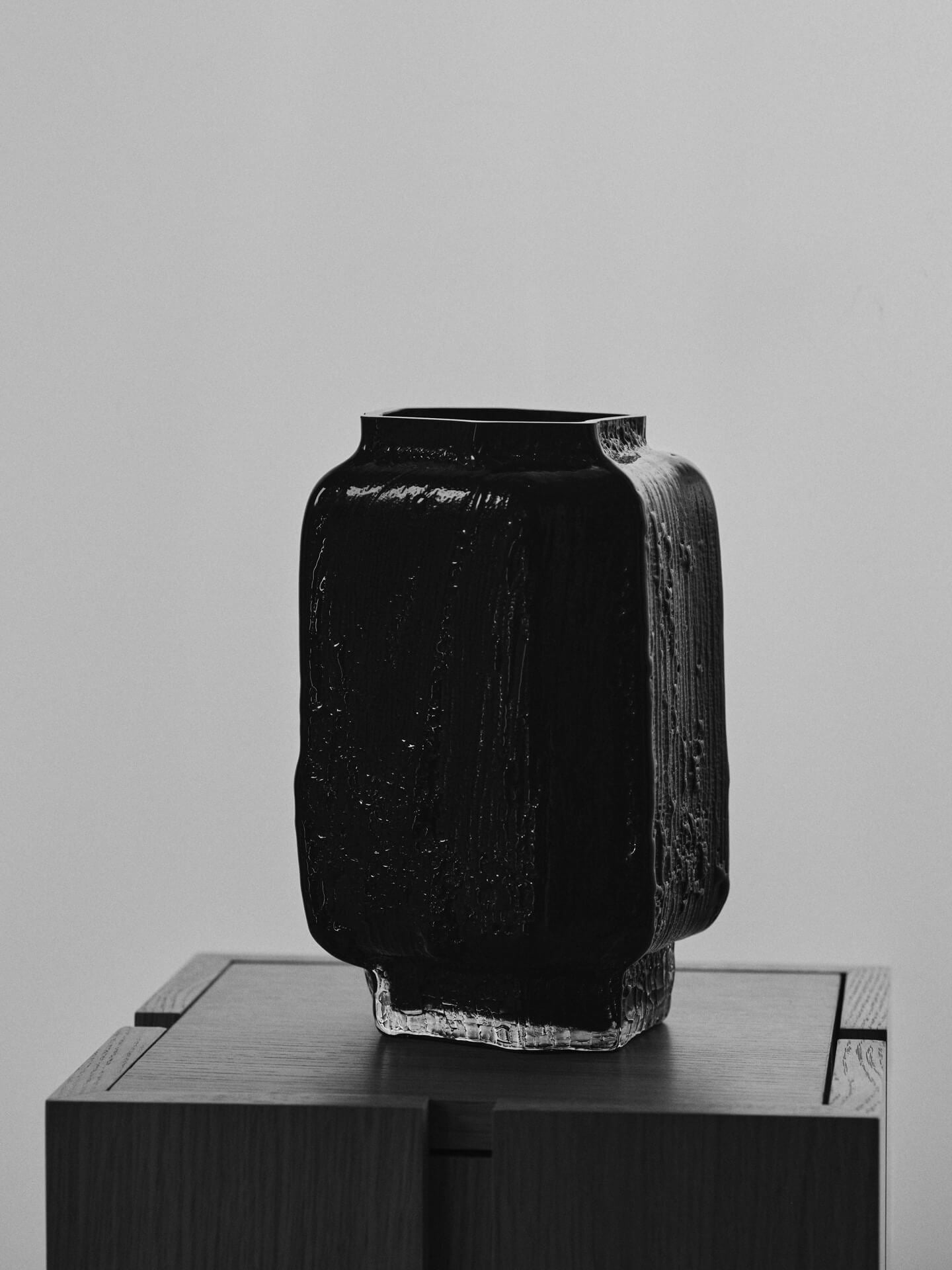 Mokuri Vase - H25 - Black