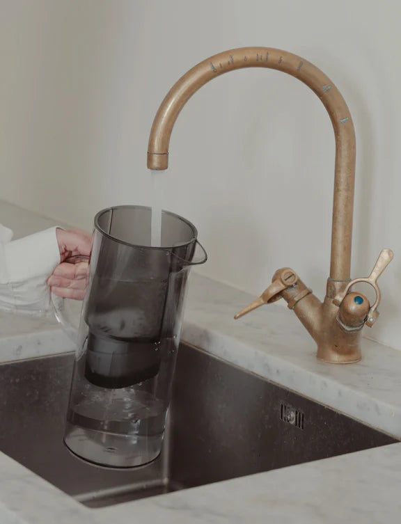 EM77 water filter jug 2 l. - Smoke