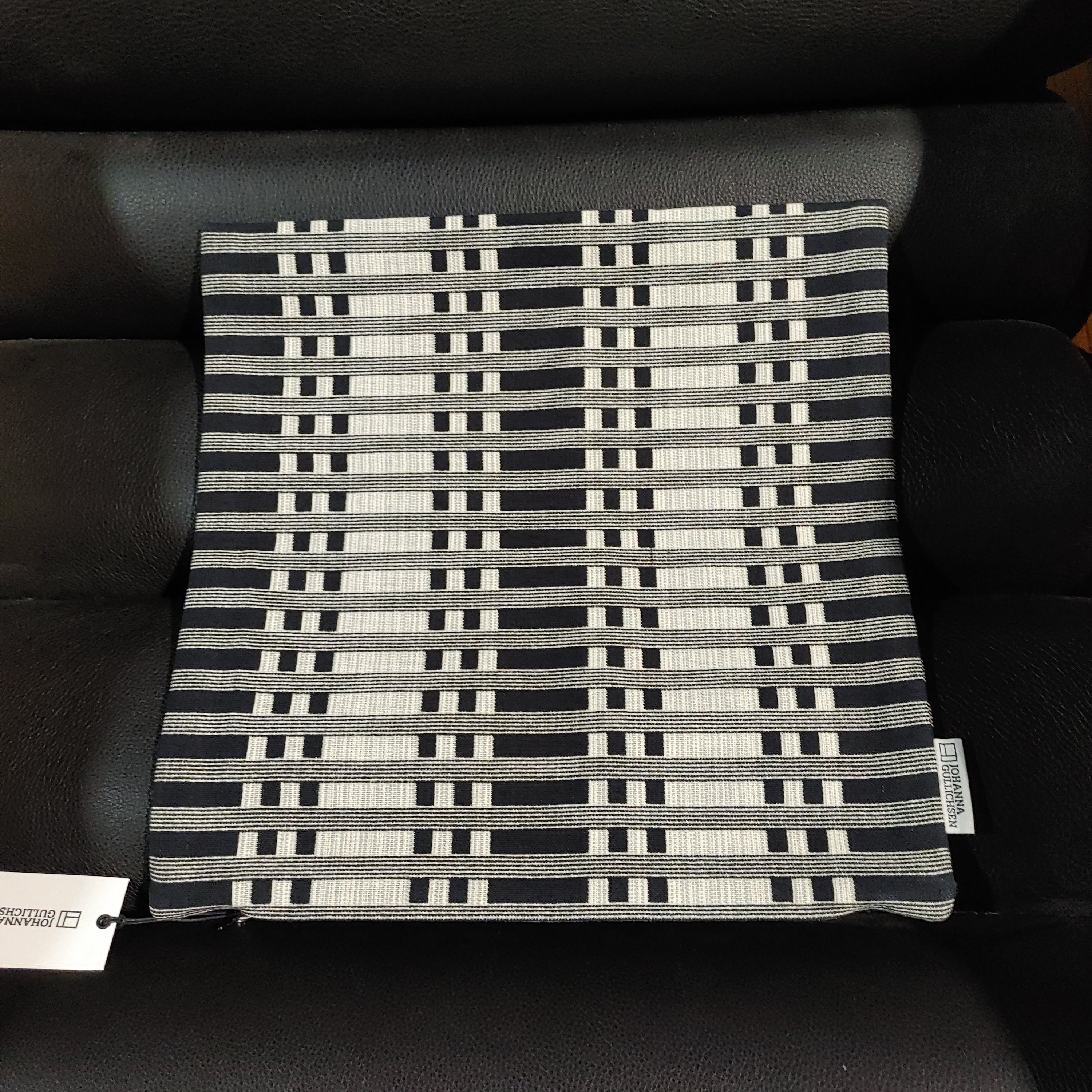 Cushion pillow 40x40 cm (cover only) -Tithonus, Black