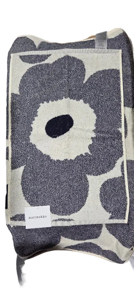 Unikko Bath towel 70x150 cm off white blueberry