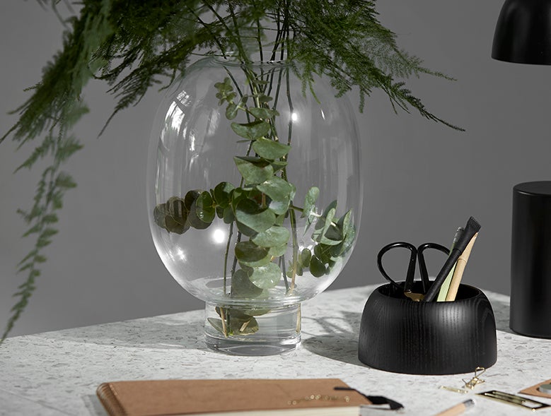 ChiCura Copenhagen Morchella Vase Black/Clear Glass, h. 27 cm Living / Containers & Vases Black / Clear