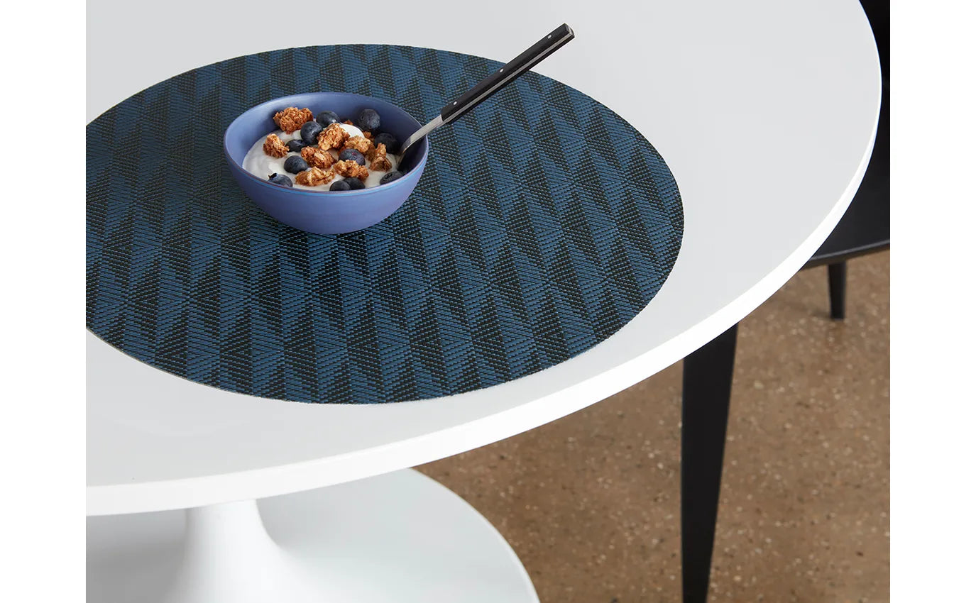 Chilewich Placemat Round 15" diam. Arrow, SAPPHIRE