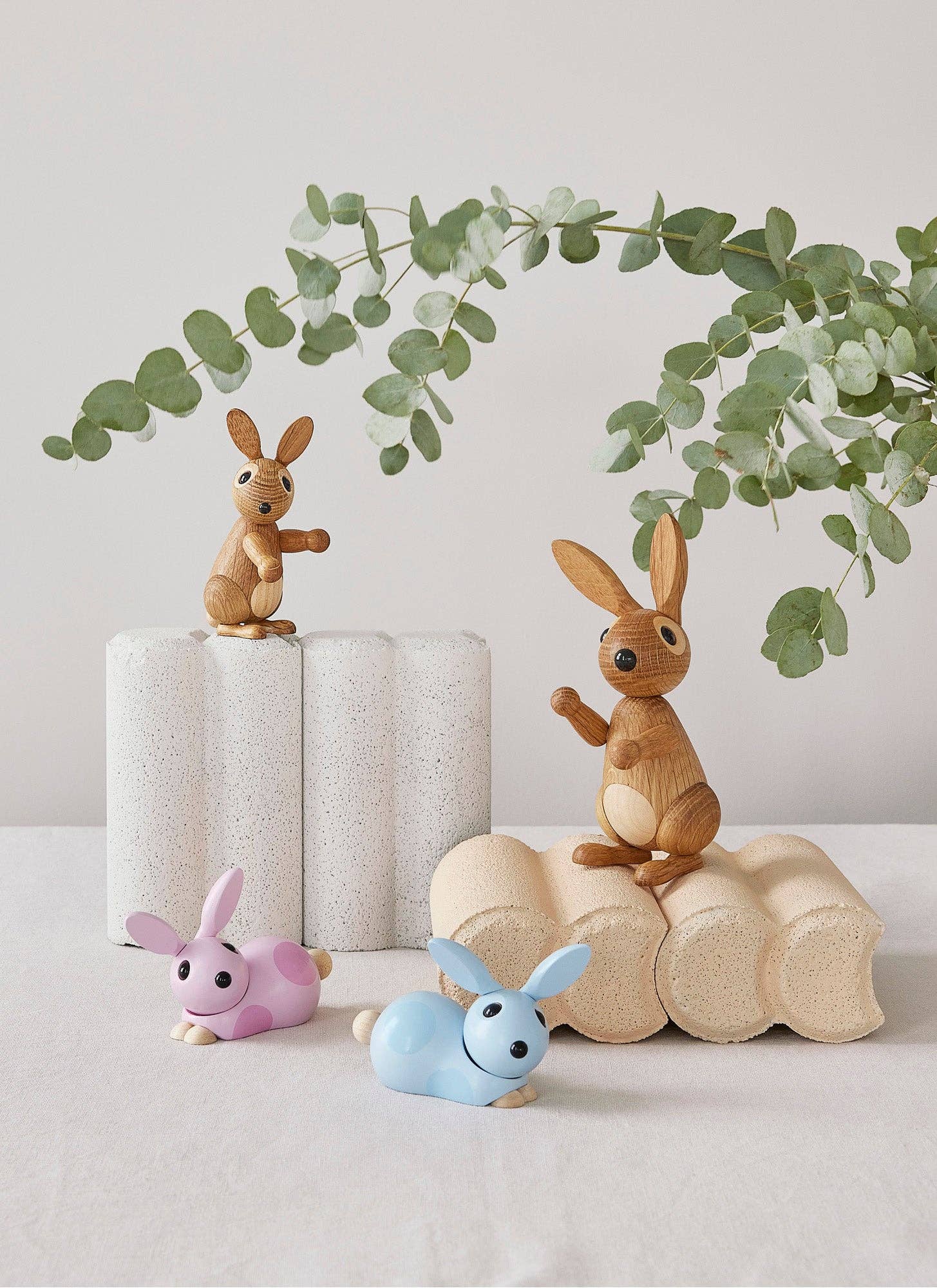 Break, pink rabbit / bunny