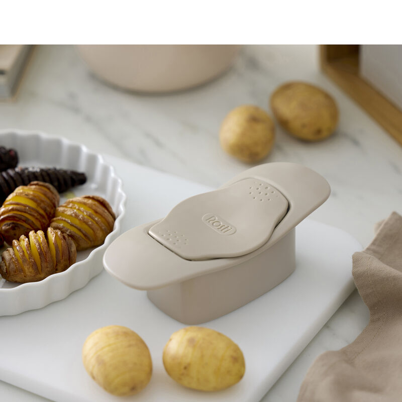 Hasselback cutter Humus