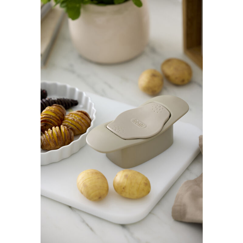 Hasselback cutter Humus