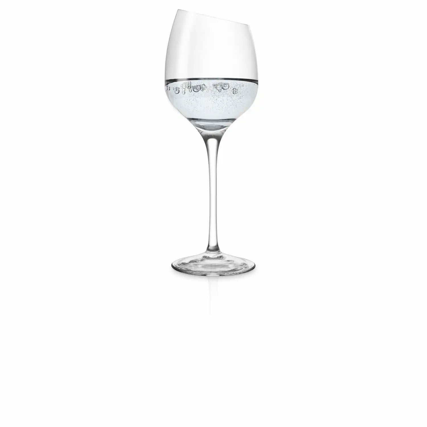 2 wineglasses Sauv Blanc
