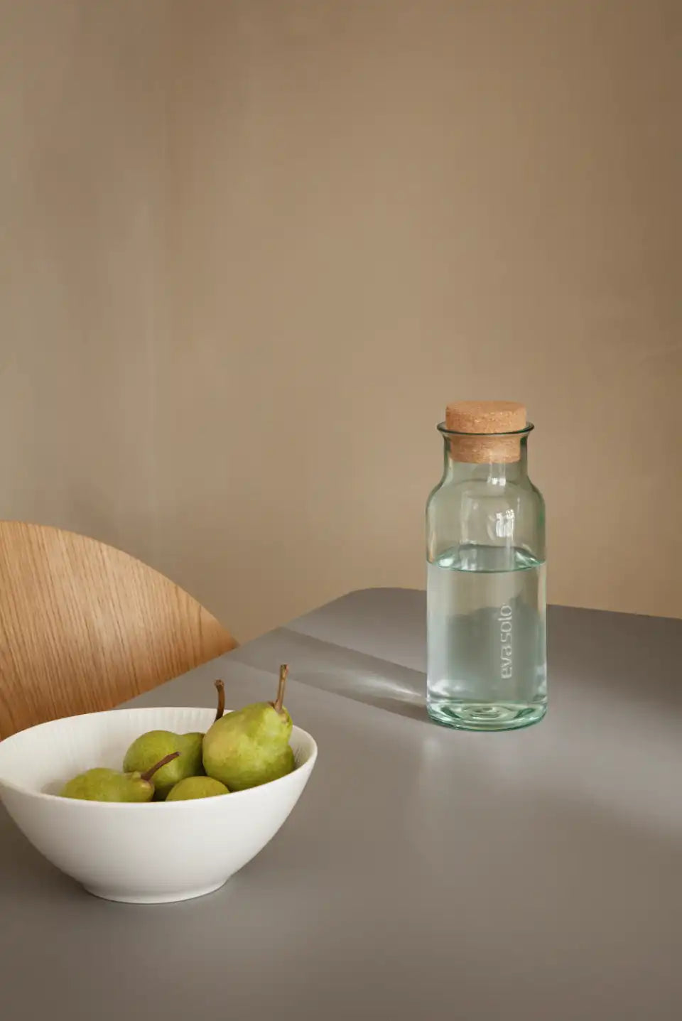 Recycled carafe w/cork 1l