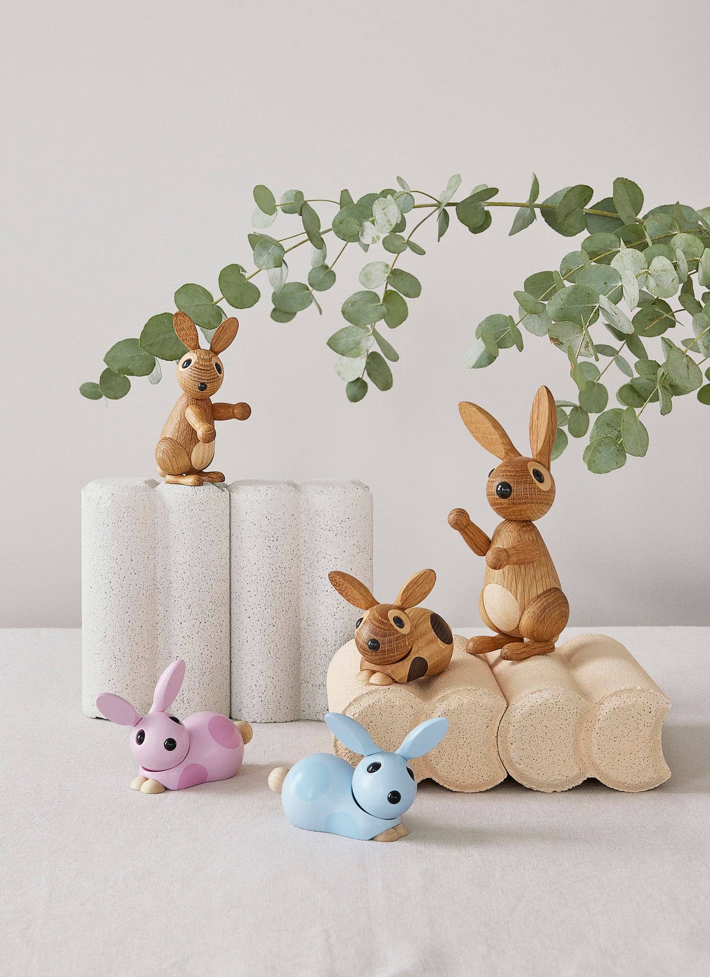 Break, pink rabbit / bunny