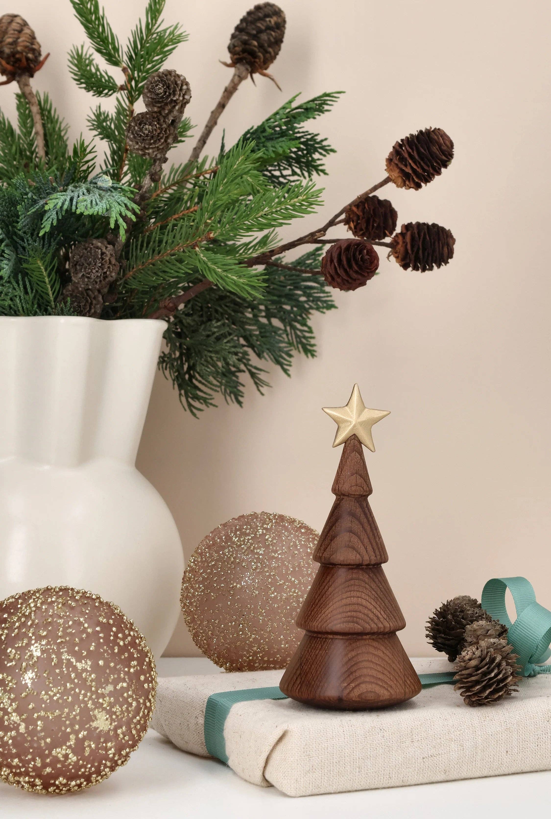 The Christmas Tree, oak, gold star