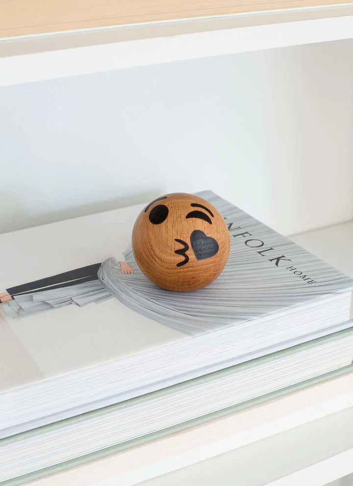 Spring Emotions Kiss