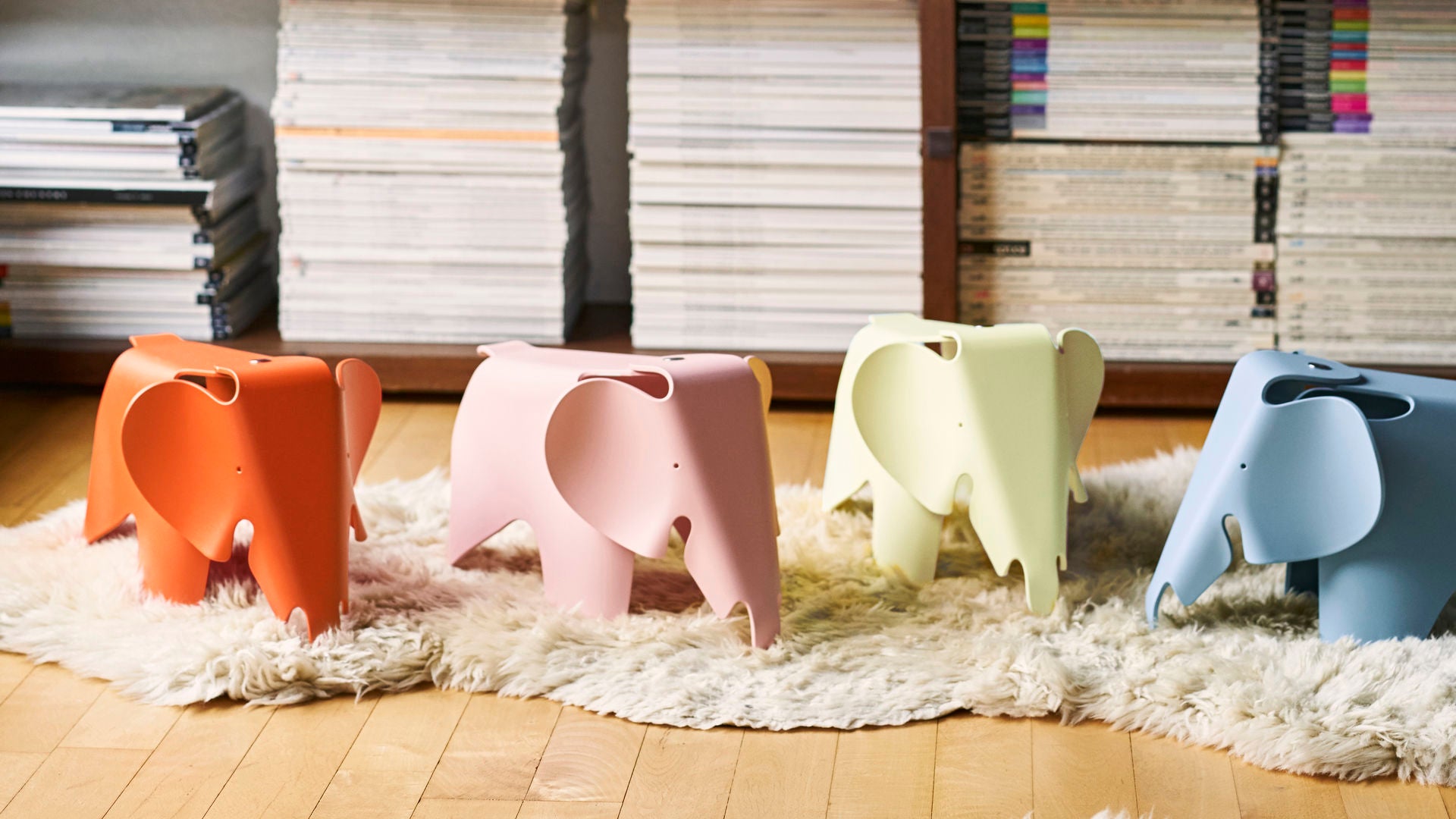 Eames Elephant RE Small