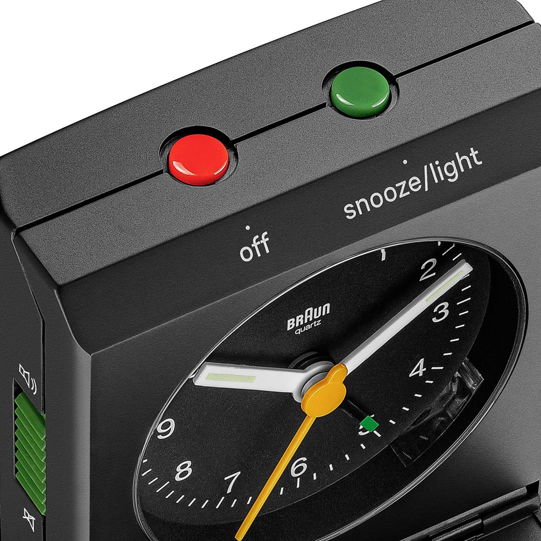 BC05 Braun travel analogue alarm clock - black