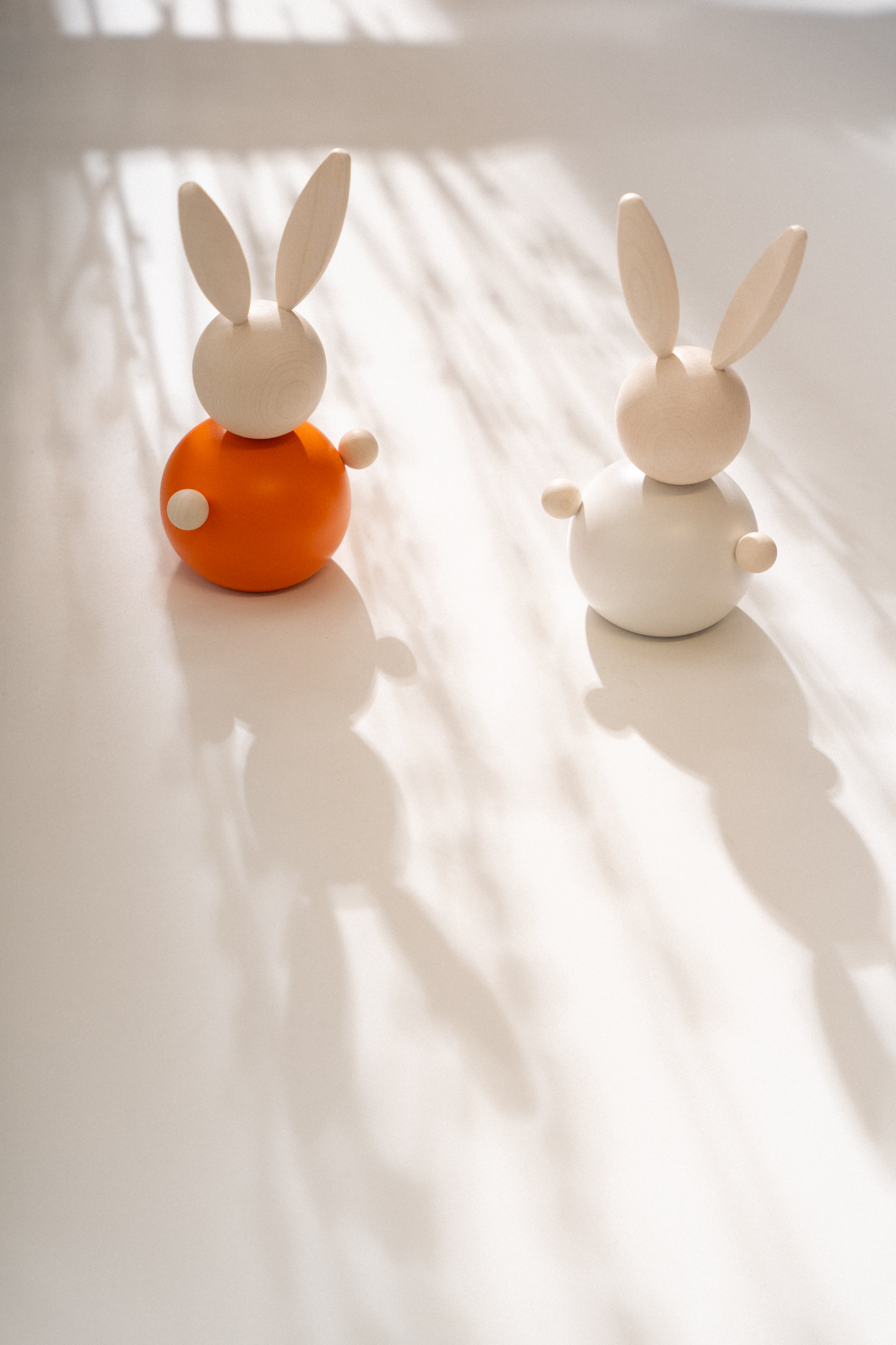 PUPUJUSSI Rabbit wooden figurine, white