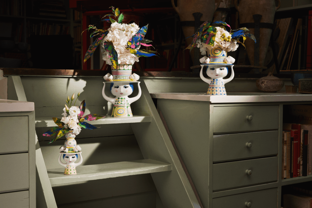 Lady With Hat Vase H20.5cm /  8.1" Blue