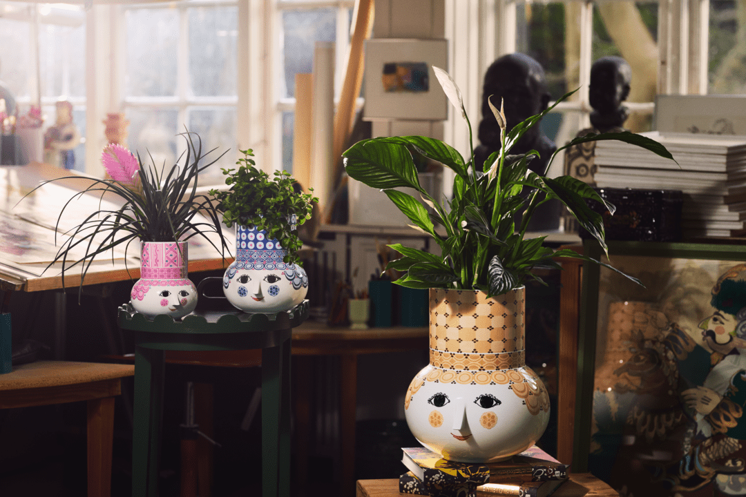 Olga Vase - H13.8" sand 35cm