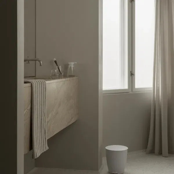 AVA Soap dispenser - White - size 250 ml
