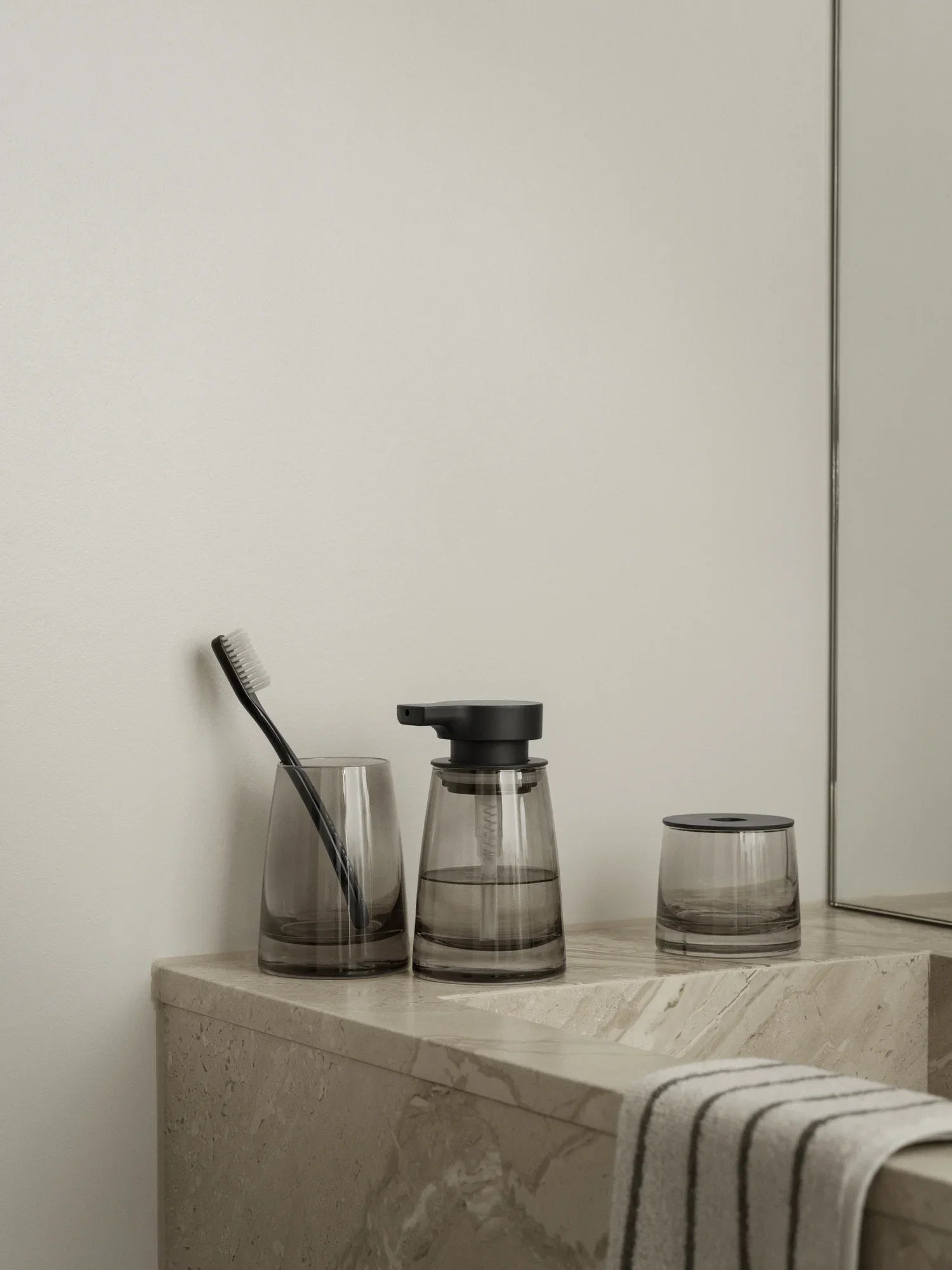 AVA Toothbrush Tumbler - Black