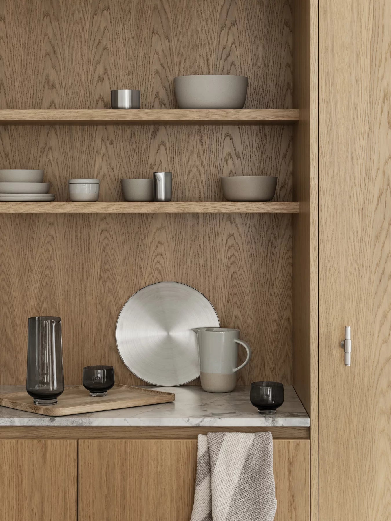 OKU Serving tray - Color Oak Size Medium