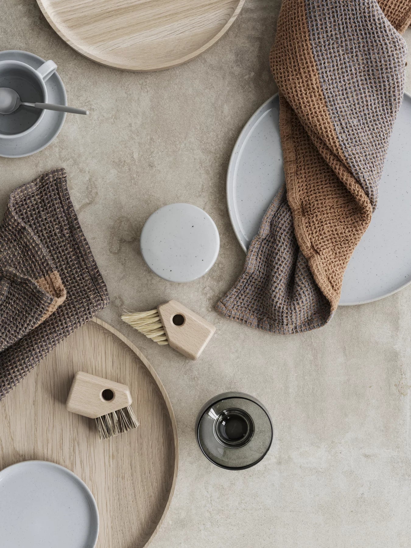 OKU Serving tray - Color Oak Size Medium