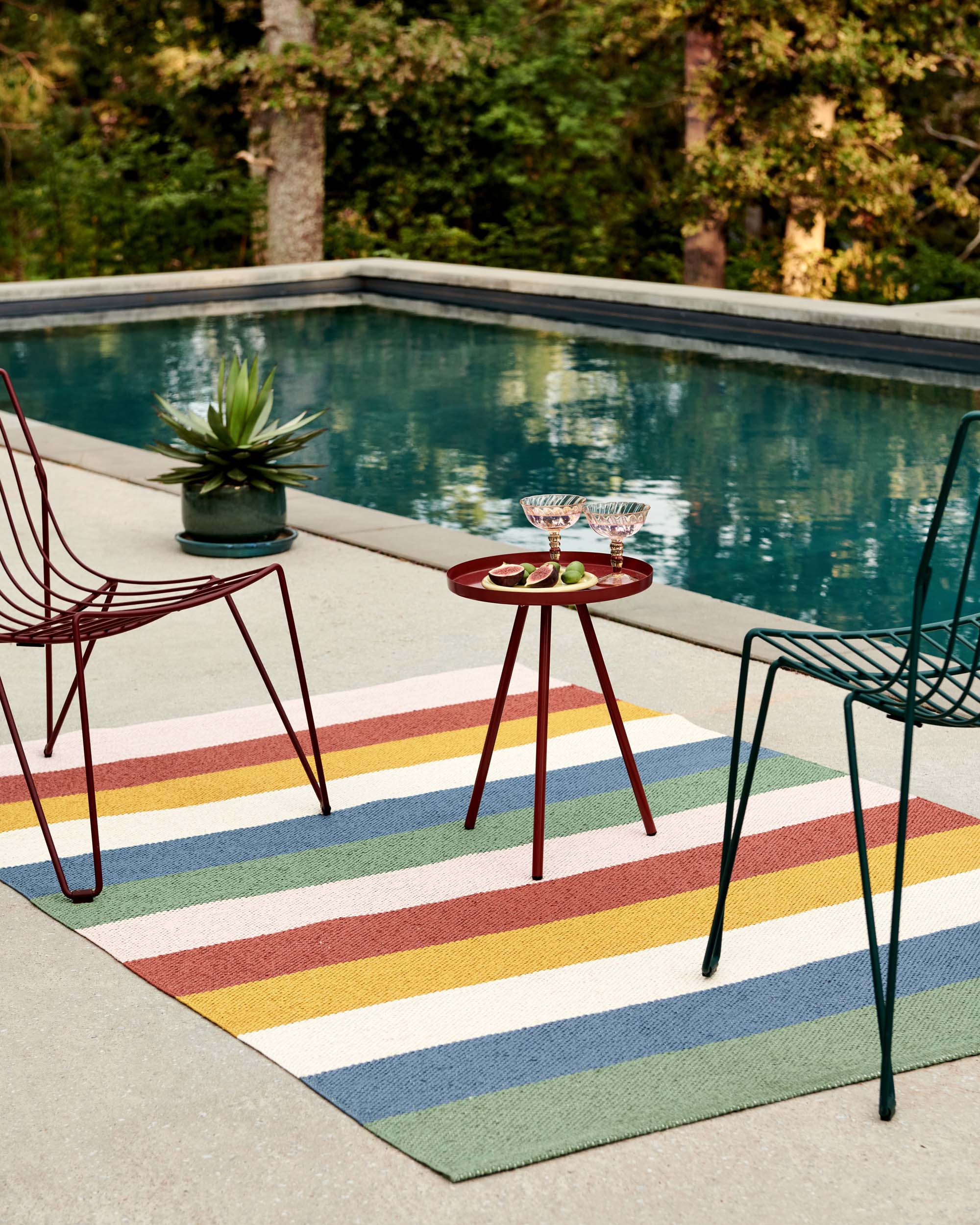 70x100cm / 2.25x3.25ft MOLLY RUG - Happy