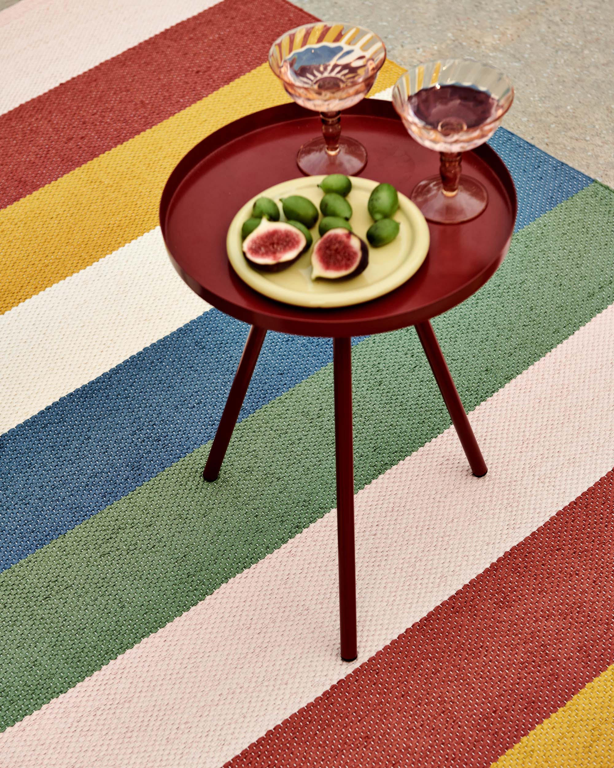 70x100cm / 2.25x3.25ft MOLLY RUG - Happy