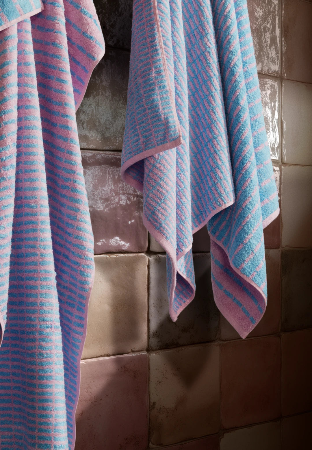 Nuance Bath Towel 70x140 cm Rose Light blue/ Rose