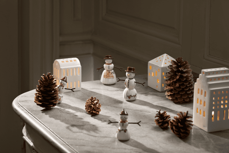 Hammershoi Christmas Snowboy H 9cm / 3.5" White W. Deco