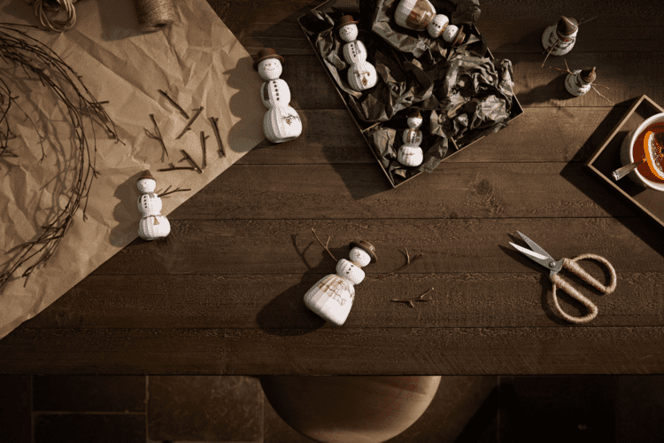 Hammershoi Christmas Snowboy H 9cm / 3.5" White W. Deco